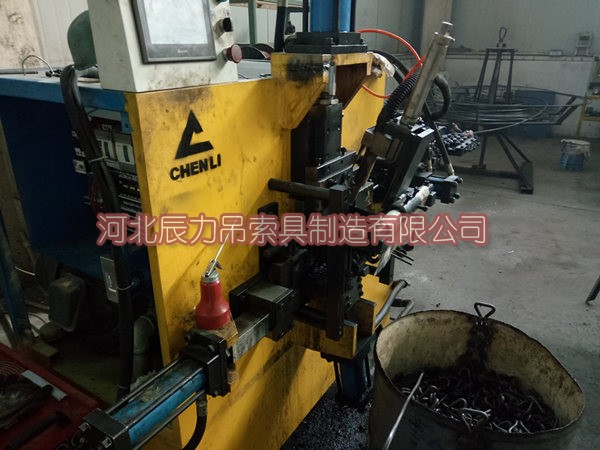 1481162336493188.jpg 双排钩生产设备